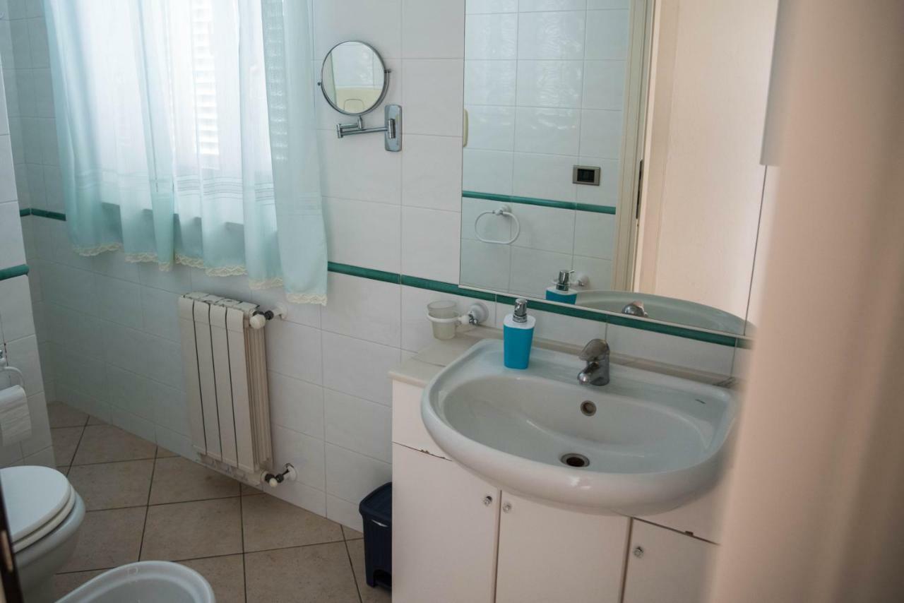 Villa Diana Affitta Camere Stintino Eksteriør billede